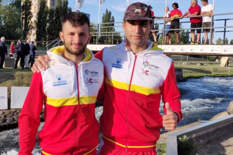 Os ‘teixugos’ Luís Fernández e Manu Ochoa, na Copa do Mundo de Slalom de Praga