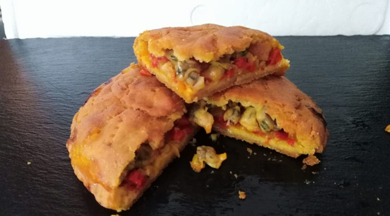 Empanada de maíz sin gluten y con tres rellenos