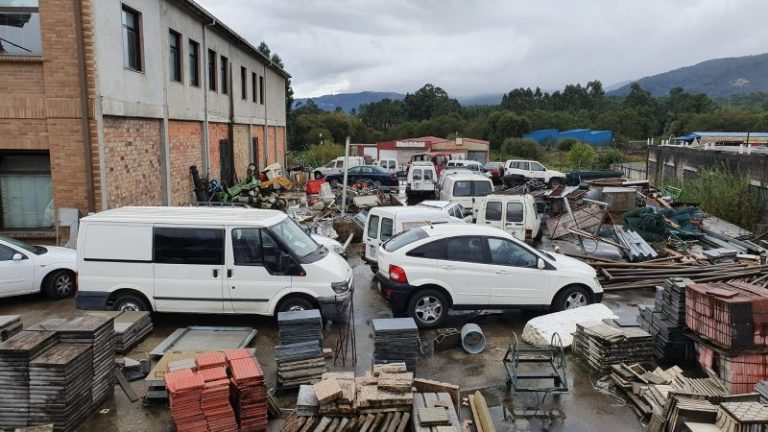 O Porriño vende 23 vehículos municipais en desuso