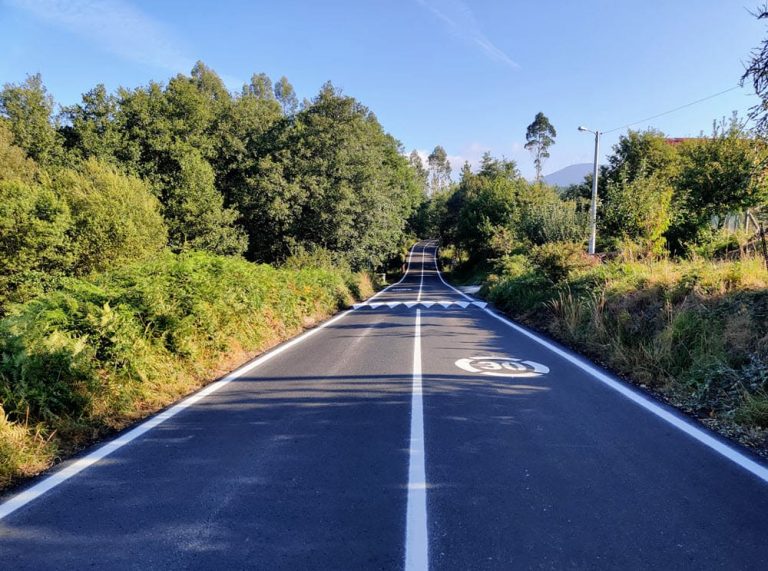 Contratadas as obras para arranxar o muro de contención na estrada entre A Cañiza e Moutentán