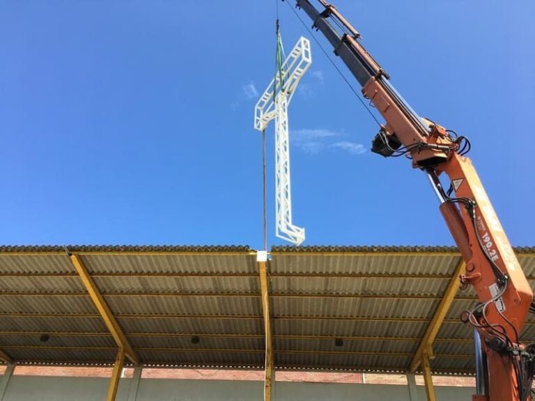 Novas luminarias LED no campo de fútbol da Sangriña da Guarda