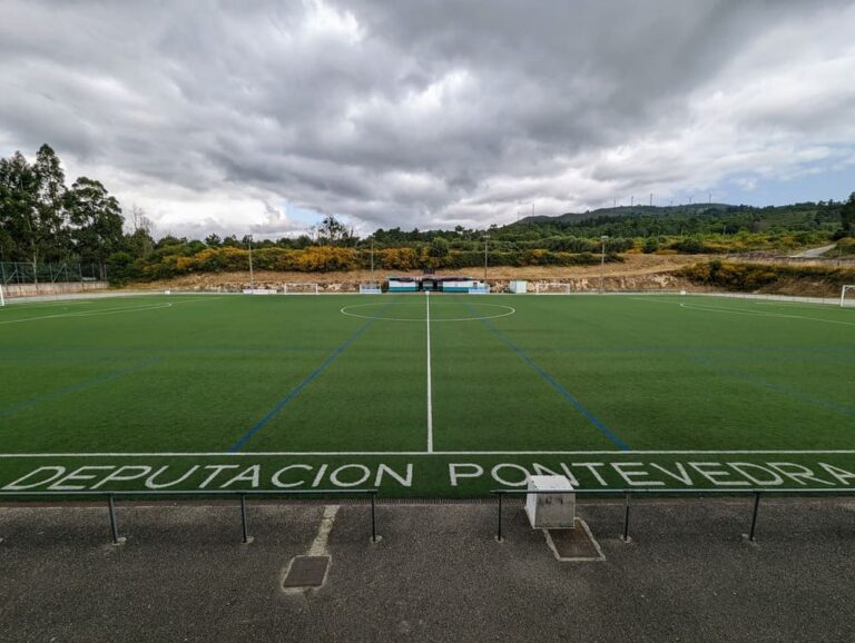 A Cañiza mellorará o campo de fútbol das Augas Férreas da man da Deputación